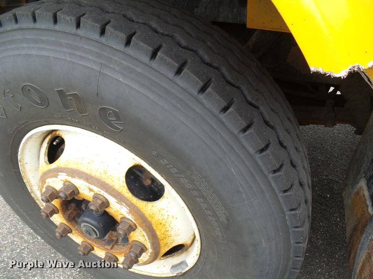 image for item DB2168 2002 International 4700 dump truck