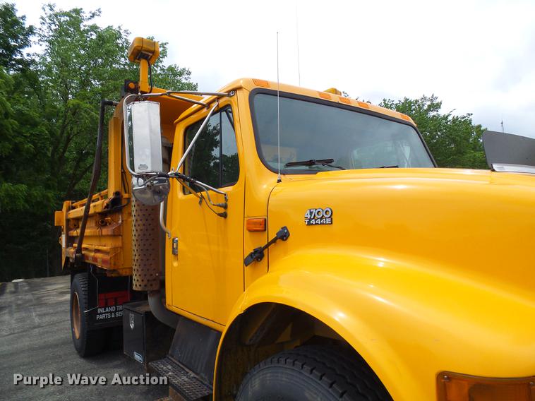 image for item DB2168 2002 International 4700 dump truck