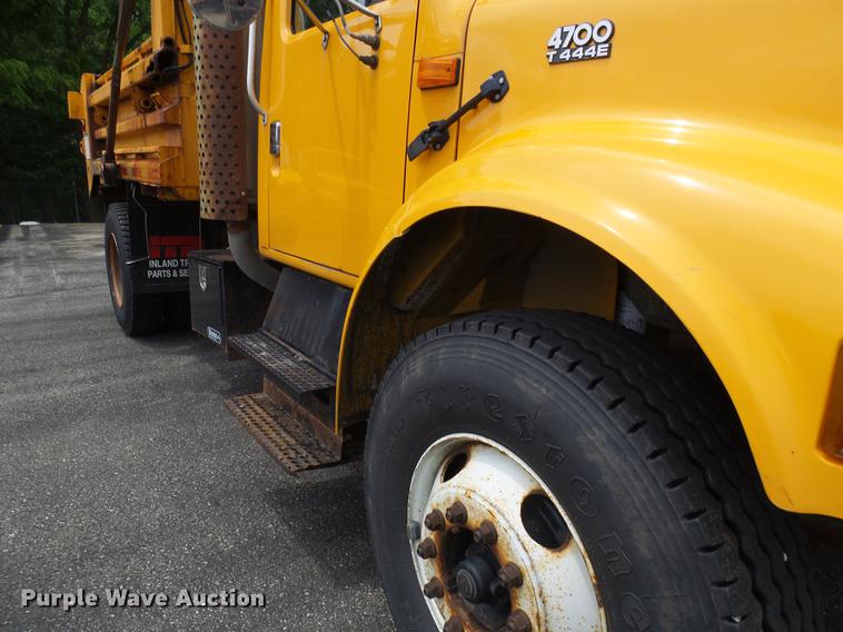 image for item DB2168 2002 International 4700 dump truck