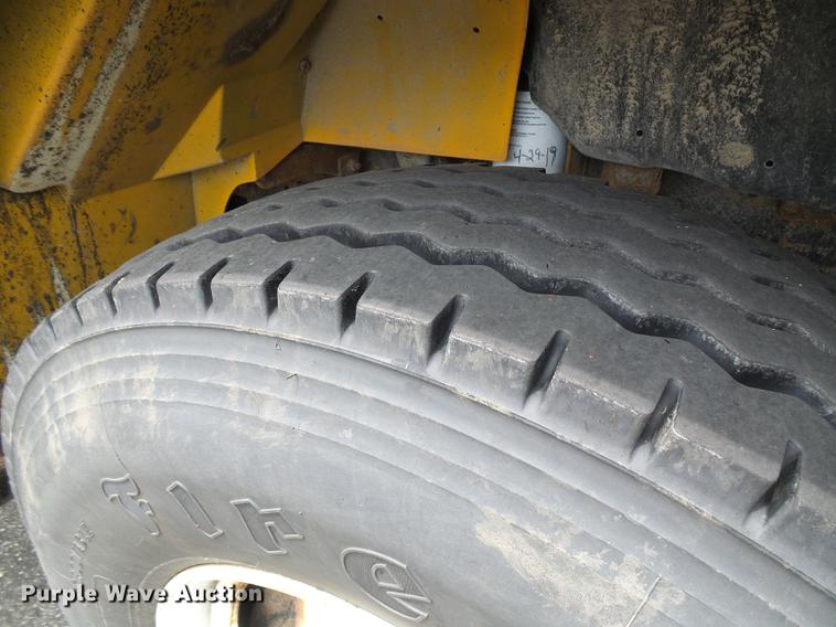 image for item DB2168 2002 International 4700 dump truck