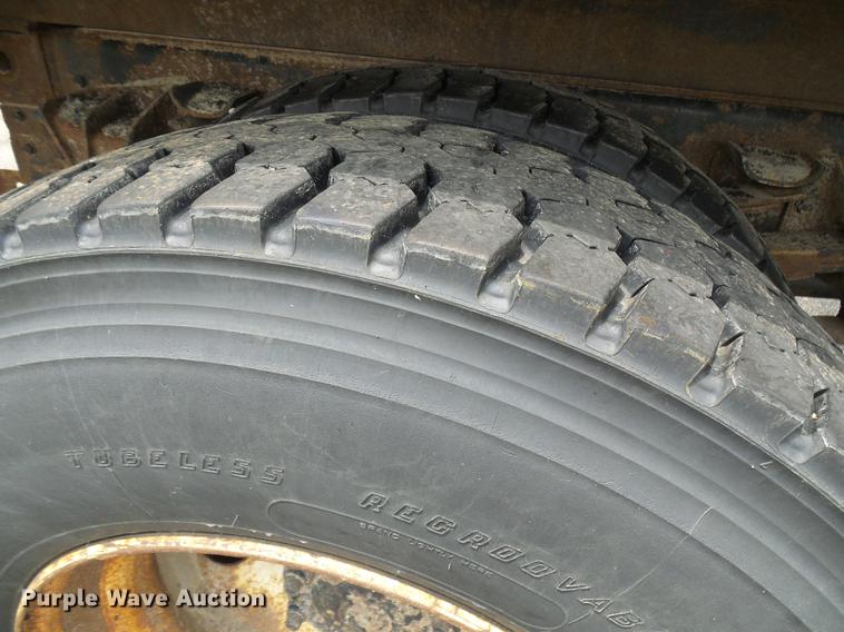 image for item DB2168 2002 International 4700 dump truck