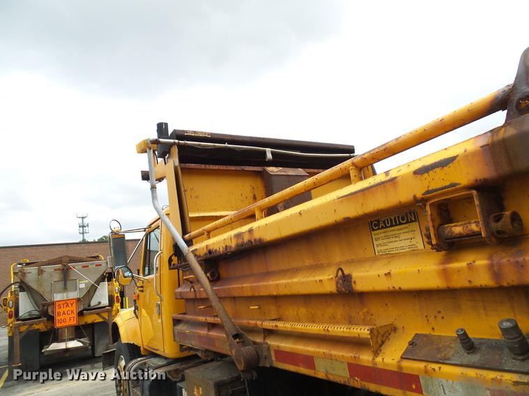 image for item DB2168 2002 International 4700 dump truck