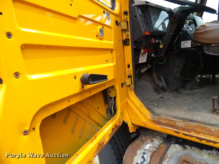 image for item DB2168 2002 International 4700 dump truck