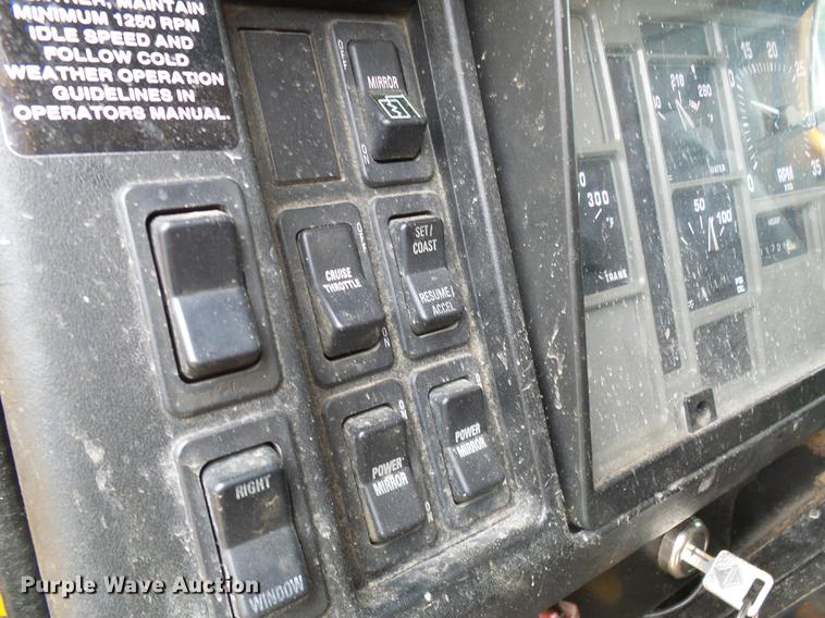 image for item DB2168 2002 International 4700 dump truck