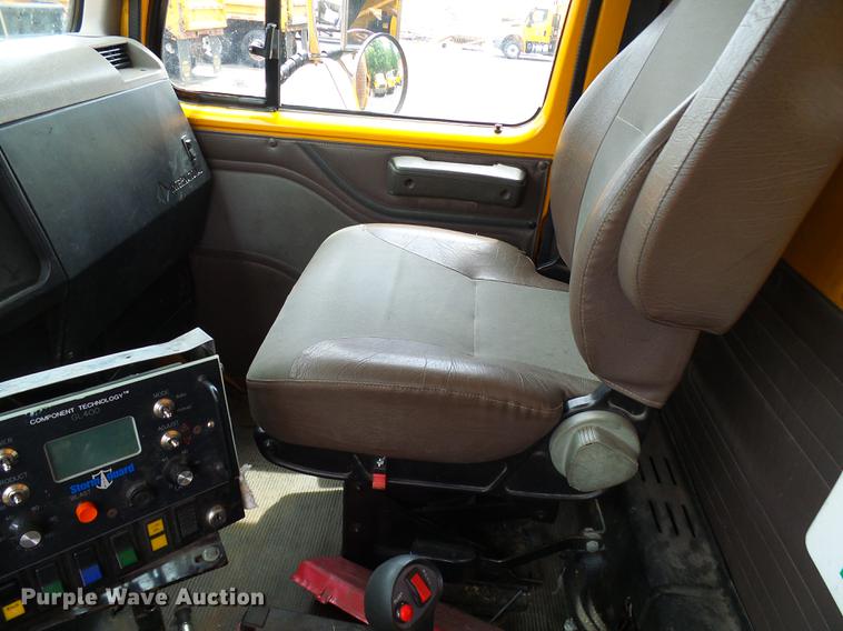 image for item DB2168 2002 International 4700 dump truck