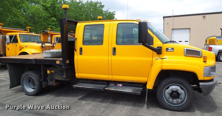 image for item DB2169 2007 Chevrolet C4500 Crew Cab flatbed truck