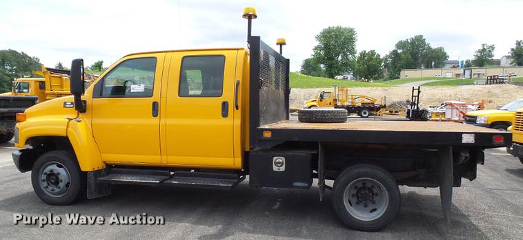 image for item DB2169 2007 Chevrolet C4500 Crew Cab flatbed truck