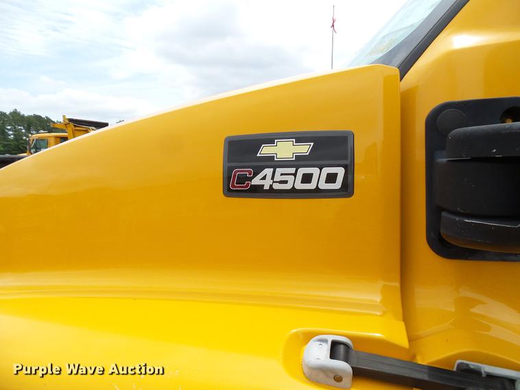 image for item DB2169 2007 Chevrolet C4500 Crew Cab flatbed truck