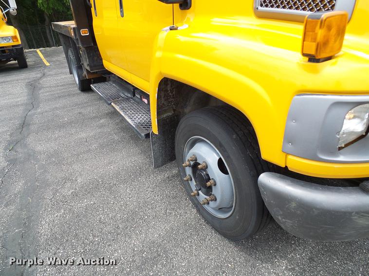 image for item DB2169 2007 Chevrolet C4500 Crew Cab flatbed truck