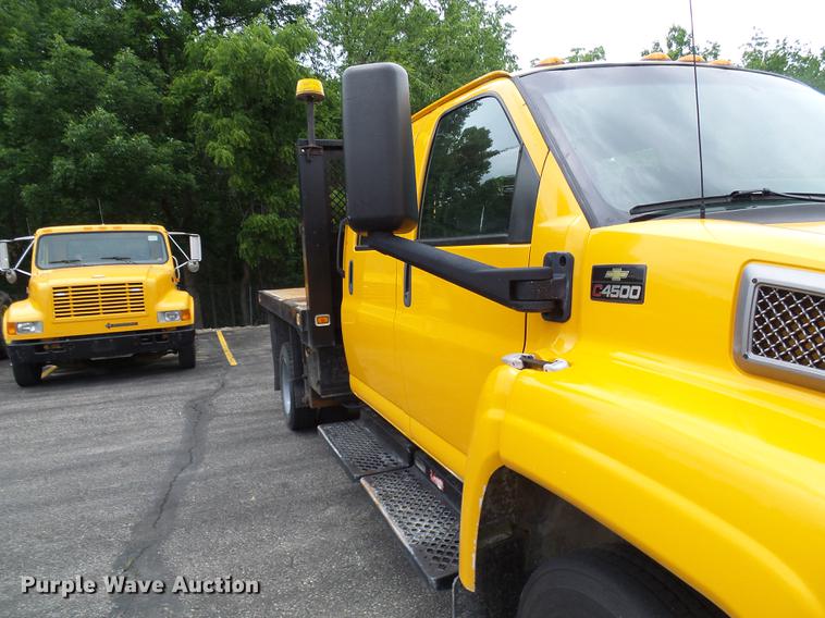 image for item DB2169 2007 Chevrolet C4500 Crew Cab flatbed truck