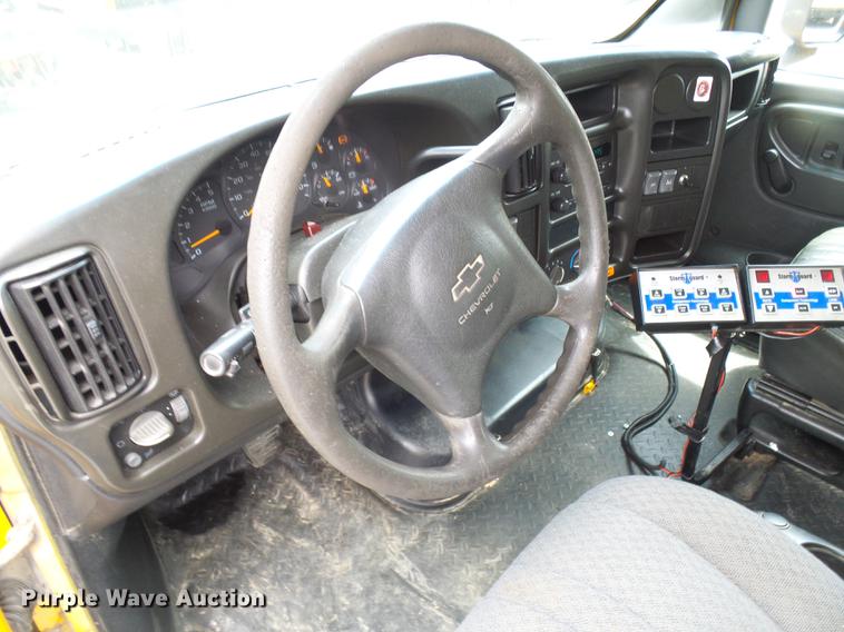 image for item DB2169 2007 Chevrolet C4500 Crew Cab flatbed truck