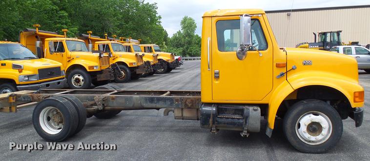 image for item DB2170 1999 International 4700 truck cab and chassis