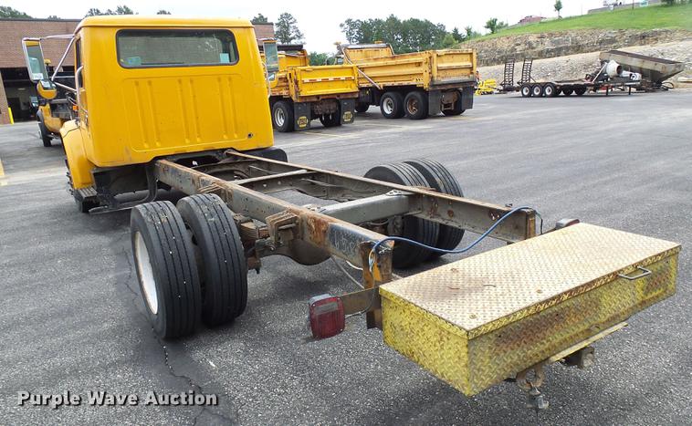 image for item DB2170 1999 International 4700 truck cab and chassis