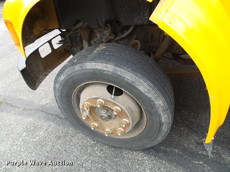 image for item DB2170 1999 International 4700 truck cab and chassis