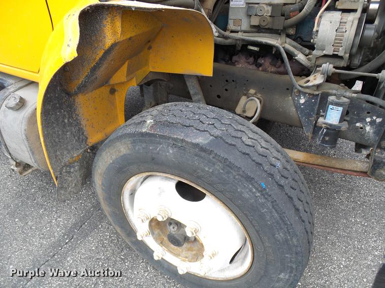 image for item DB2170 1999 International 4700 truck cab and chassis