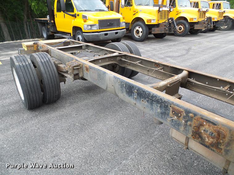 image for item DB2170 1999 International 4700 truck cab and chassis