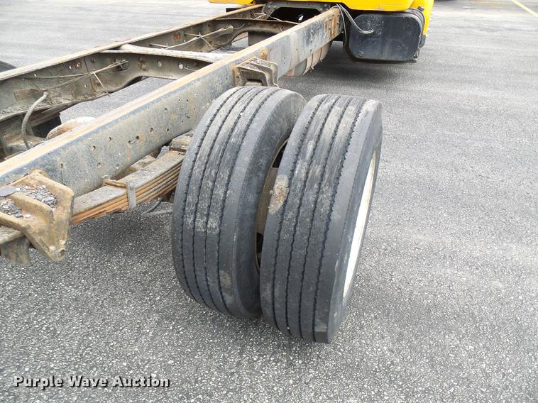 image for item DB2170 1999 International 4700 truck cab and chassis