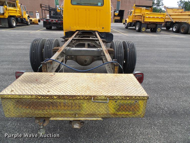 image for item DB2170 1999 International 4700 truck cab and chassis