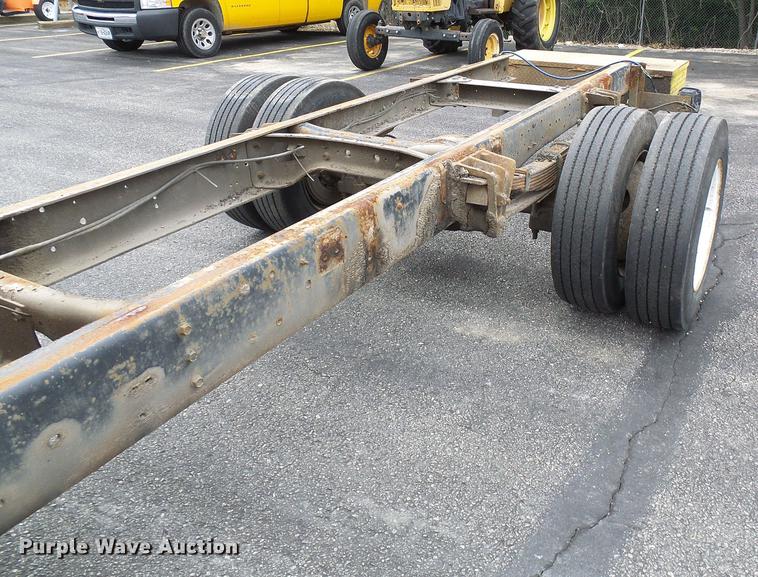 image for item DB2170 1999 International 4700 truck cab and chassis