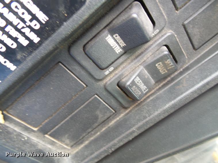 image for item DB2170 1999 International 4700 truck cab and chassis