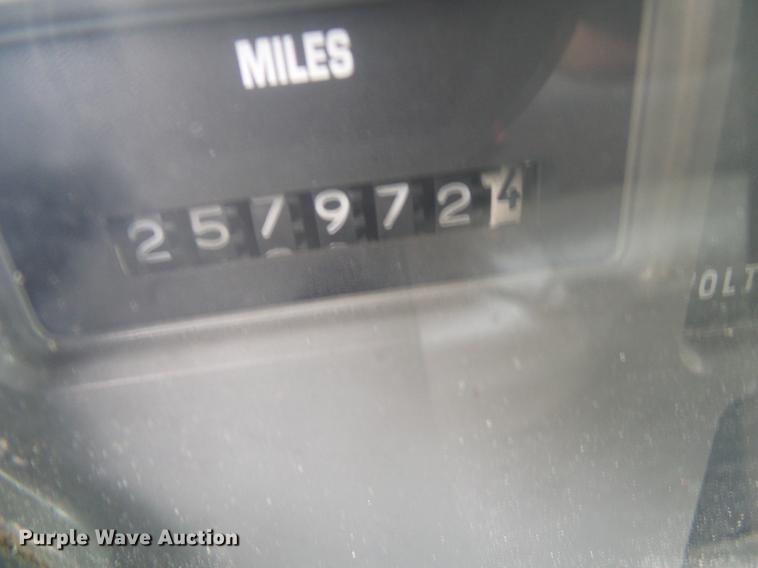 image for item DB2170 1999 International 4700 truck cab and chassis