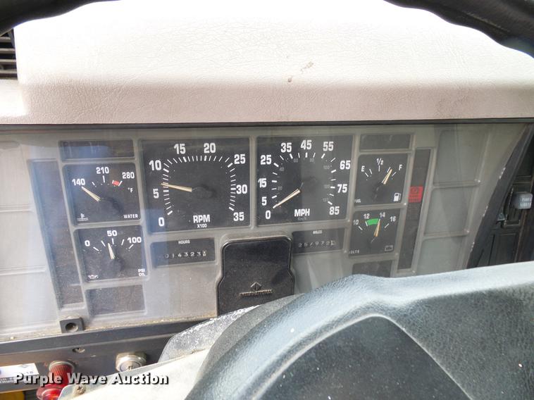 image for item DB2170 1999 International 4700 truck cab and chassis