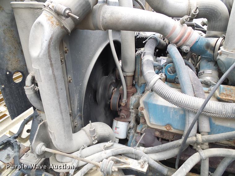 image for item DB2170 1999 International 4700 truck cab and chassis