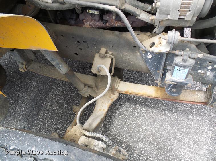 image for item DB2170 1999 International 4700 truck cab and chassis