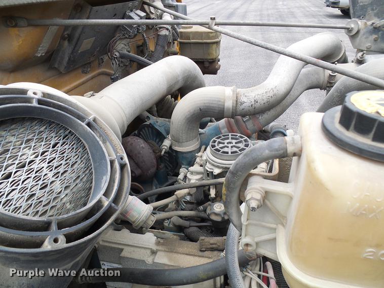 image for item DB2170 1999 International 4700 truck cab and chassis