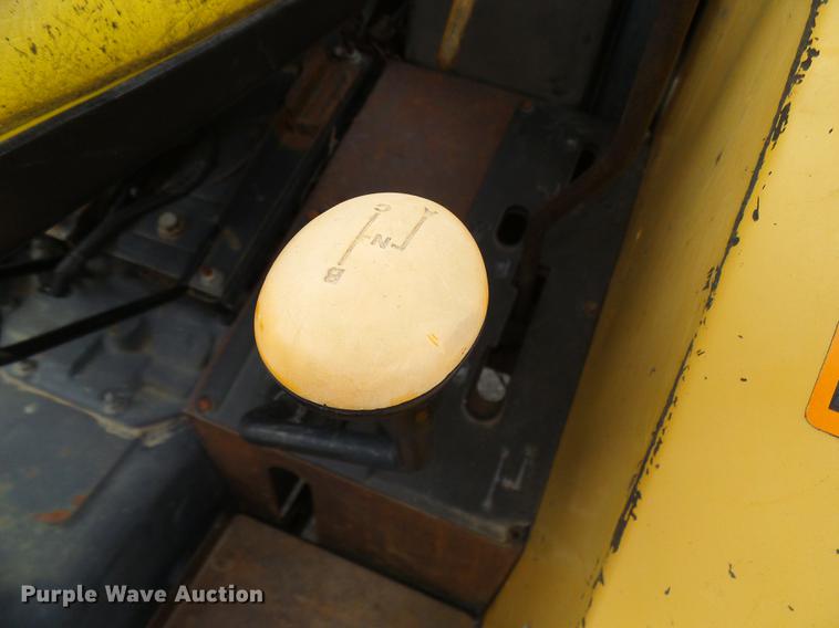 image for item DB2171 1999 John Deere 5210 tractor