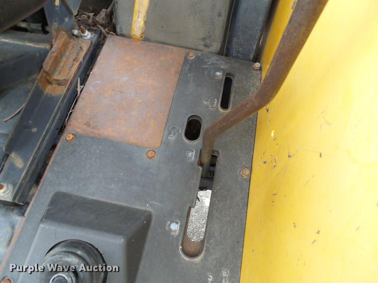 image for item DB2171 1999 John Deere 5210 tractor