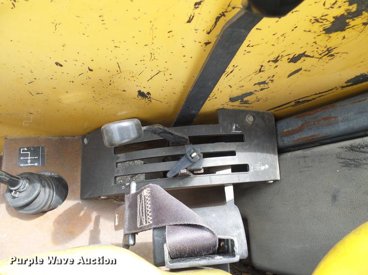 image for item DB2171 1999 John Deere 5210 tractor