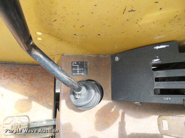 image for item DB2171 1999 John Deere 5210 tractor