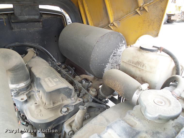 image for item DB2171 1999 John Deere 5210 tractor