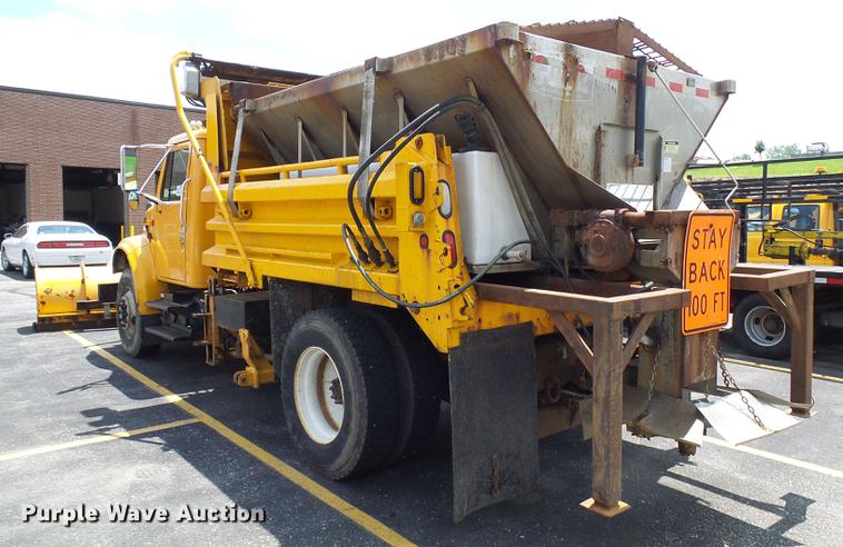 image for item DB2172 2001 International 4900 dump truck