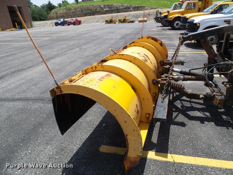 image for item DB2172 2001 International 4900 dump truck