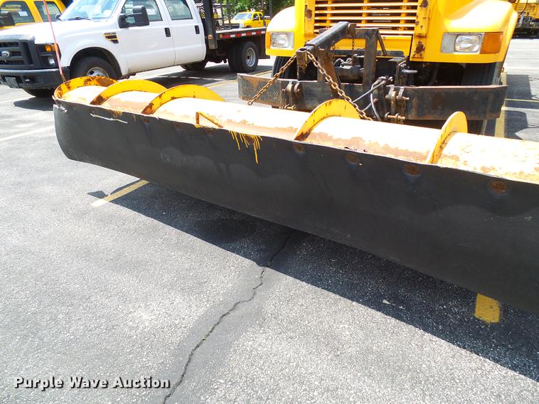 image for item DB2172 2001 International 4900 dump truck