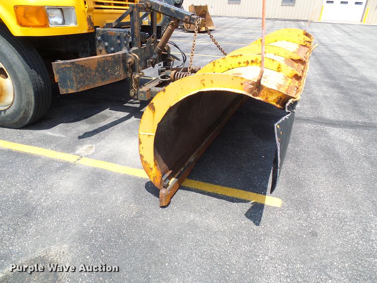 image for item DB2172 2001 International 4900 dump truck