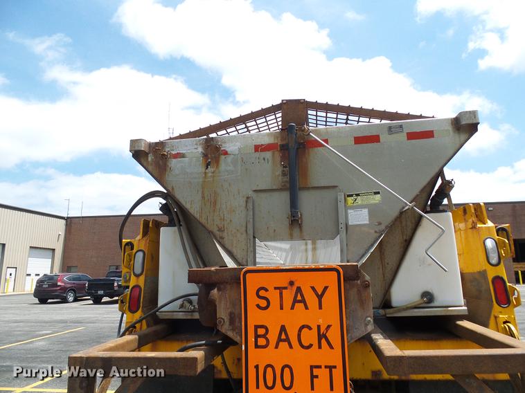 image for item DB2172 2001 International 4900 dump truck