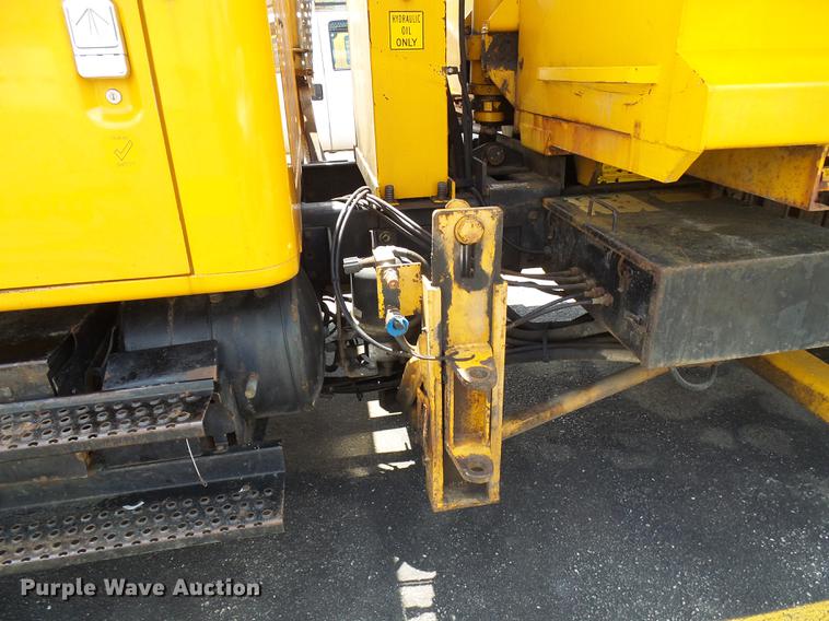 image for item DB2172 2001 International 4900 dump truck