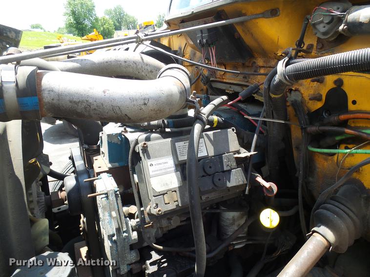 image for item DB2172 2001 International 4900 dump truck