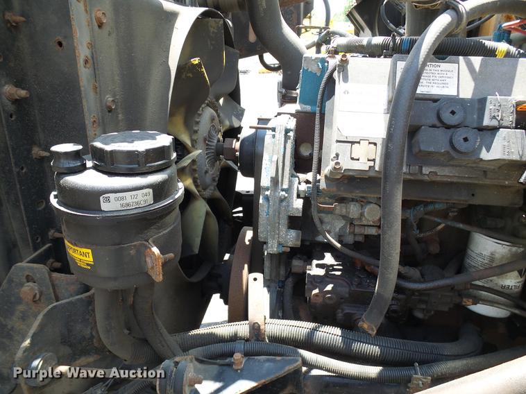 image for item DB2172 2001 International 4900 dump truck