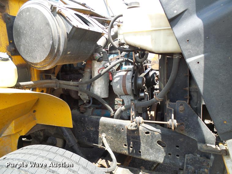 image for item DB2172 2001 International 4900 dump truck