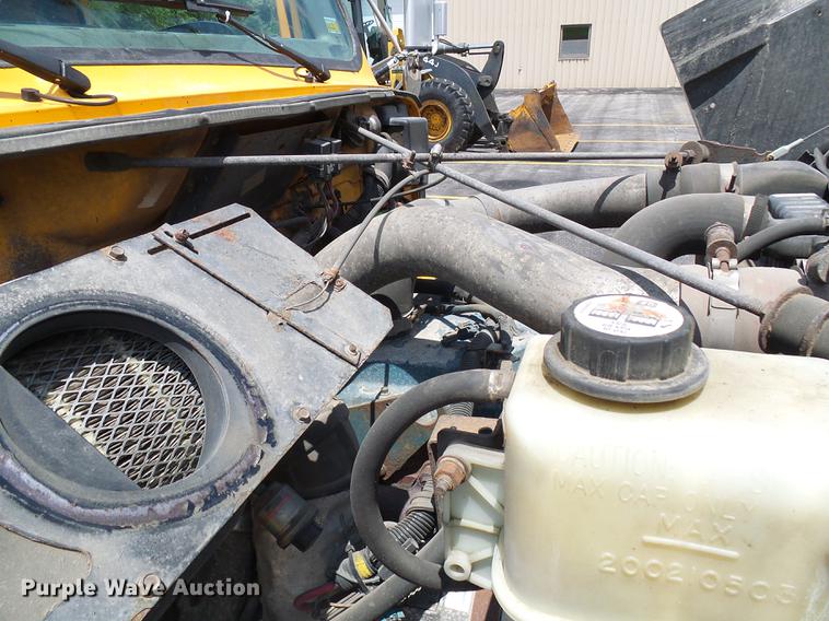 image for item DB2172 2001 International 4900 dump truck