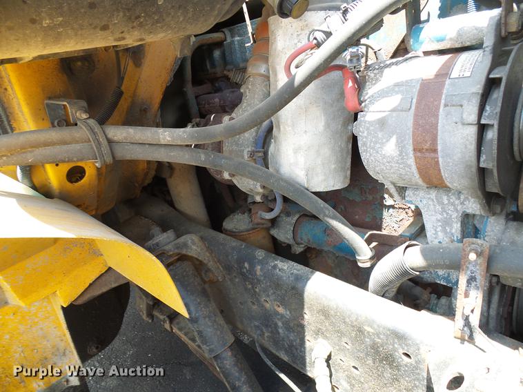 image for item DB2172 2001 International 4900 dump truck