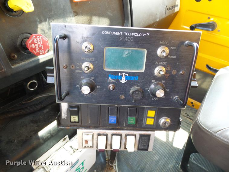 image for item DB2172 2001 International 4900 dump truck