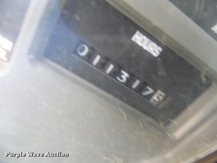 image for item DB2172 2001 International 4900 dump truck