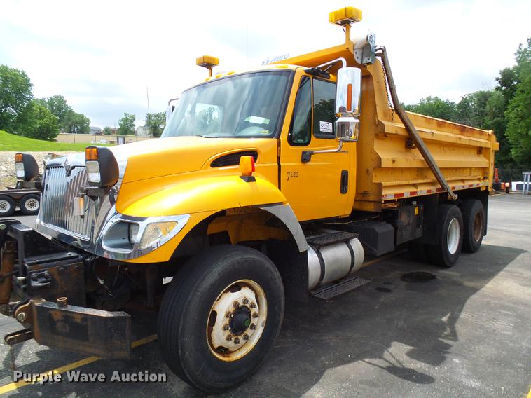 image for item DB2173 2005 International 7400 dump truck