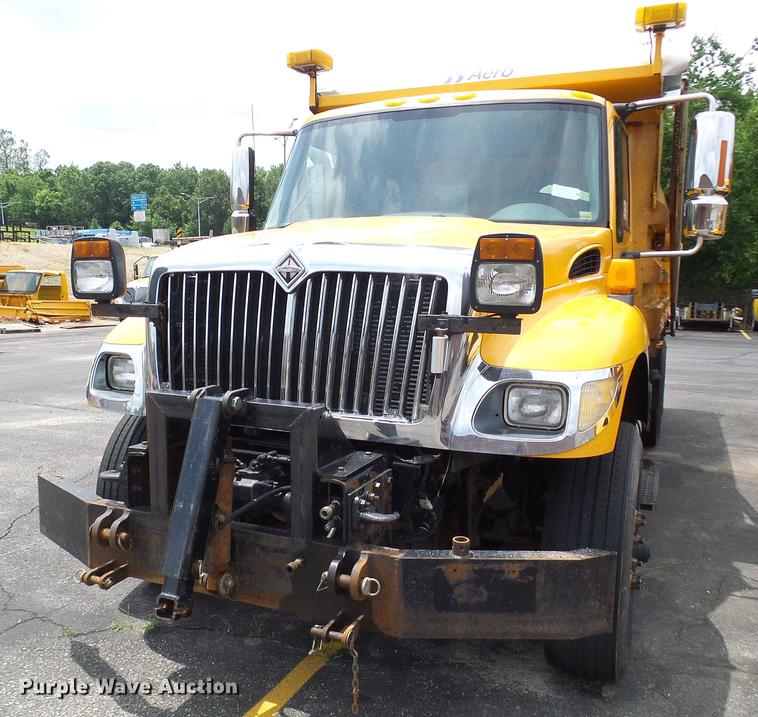 image for item DB2173 2005 International 7400 dump truck