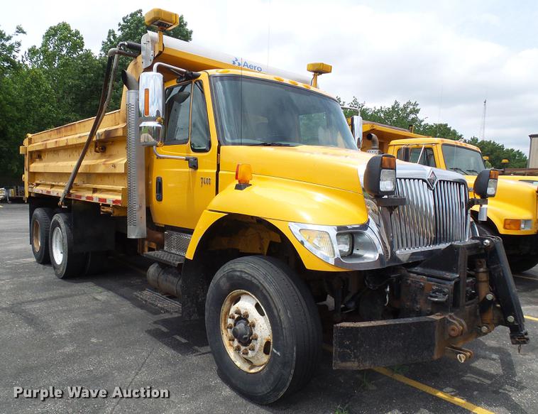 image for item DB2173 2005 International 7400 dump truck